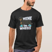 Dachshund on Wheels Roller Skates Sunglasses Tシャツ (正面)