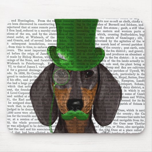 Dachshund with Green Top Hat Black Tan 2 マウスパッド (正面)