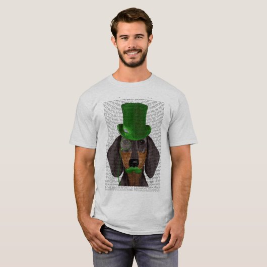 Dachshund with Green Top Hat Black Tan 2 Tシャツ (正面フル)