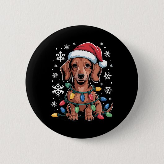 Dachshund With Santa Hat Wrapped In Christmas Ligh 缶バッジ (正面)