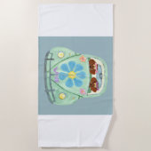  Dachshunds in a Hippie Car ビーチタオル (正面)