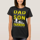 Dad And Son Farming Partners For Life  Cool Farmer Tシャツ (正面)