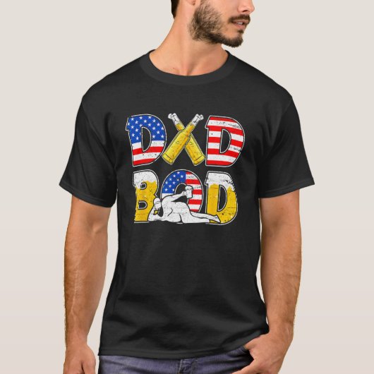 Dad Bod Drinking Love Gym Funny USA Flag Beer Fath Tシャツ (正面)