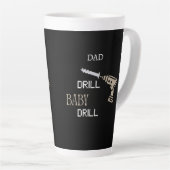 Dad Drill Baby Drill Funny Tool, Father’s Day Gift カフェラテマグ (右アングル)