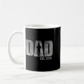 Dad Est. 2026 Father 2026 Loading New Dad 2026 コーヒーマグカップ (左)