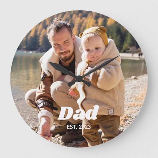 Dad Established Bold White Typography Photo ラージ壁時計 (正面)