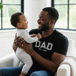 Dad Established Bold White Year New Dad Gift Tシャツ