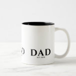 Dad Established New Dad Gift ツートーンマグカップ<br><div class="desc">Clean Dad Established design with a bold minimalist style. Perfect for a new dad celebrating fatherhood. The simple typography creates a modern timeless design and stylish look that proudly marks the moment he became a dad.</div>