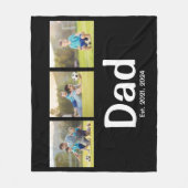 Dad Established Script 黒 3 枚の写真 フリースブランケット (正面)
