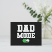 Dad Mode on | 野球ファミリーのかわいいデザイン ポストカード (スタンド正面)