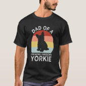 Dad of a Freaking Awesome Yorkie Yorkshire Terrier Tシャツ (正面)