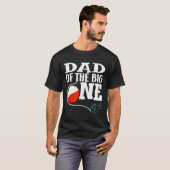 Dad Of The Big One Fishing Boy First Birthday Ofis Tシャツ (正面フル)