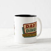 Dad’s Diner Retro Sign – Ben-Day 1950s Pop Art ツートーンマグカップ (正面右)