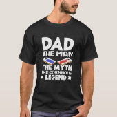 Dad The Man Myth Cornhole Legend Lover Tシャツ (正面)