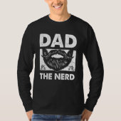 Dad the Nerd Conservative Daddy Protective Father  Tシャツ (正面)