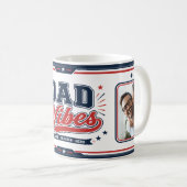 Dad Vibes Red Navy Retro 2 Photo Design コーヒーマグカップ (正面右)