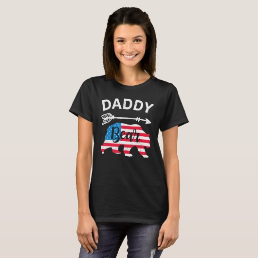 Daddy Bear Papa Bear American Flag 4th of July Fat Tシャツ (正面フル)