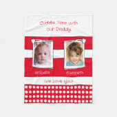Daddy cudle time 2枚の写真の名前は白い赤 フリースブランケット (正面)