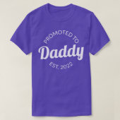 Daddy Est 2022に昇格 Tシャツ (デザイン正面)