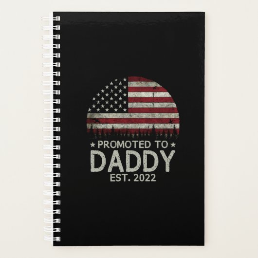 Daddy Est 2022への昇格パパ プランナー手帳 (正面)