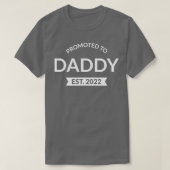 Daddy Est 2022 IIに昇格 Tシャツ (デザイン正面)