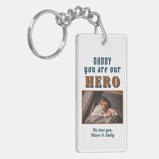 Daddy Hero Father Keepsake Family Photo キーホルダー (正面左)