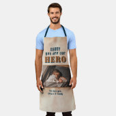 Daddy Hero Water Color Father Keepsake Family Phot エプロン (着用した状態)