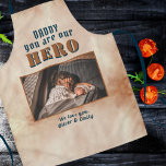 Daddy Hero Water Color Father Keepsake Family Phot エプロン<br><div class="desc">パパのヒーローウォーター色の父キープサケ家族の写真プラーク。娘や息子から特別なヒーローまで。写真と名前を追加するパパをパパパパパパパパパパパパパパパパパパパパパパパパパパパパパパパパパパパパパパパパパパパパパパパパパパパパパパパパパパパパパパパパパパパパパパパパパタ…背景は赤面オレンジ色。完璧な贈り物とパパのための素敵な父の日の贈り物。</div>