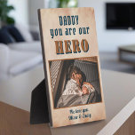 Daddy Hero Water Color Father's Day Family Photo フォトプラーク<br><div class="desc">パパのヒーローウォーター色お父さんの日の家族の写真プラーク。娘や息子から特別なヒーローまで。写真と名前を追加する。パパをパパパパパパパパパパパパパパパパパパパパパパパパパパパパパパパパパパパパパパパパパパパパパパパパパパパパパパパパパパパパパパパパパパパパパパパパパタ…背景は赤面オレンジ色。完璧な贈り物とパパのための甘い父の日の贈り物。</div>