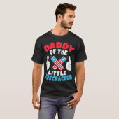 Daddy Of The Little Firecrckerパパ7月4日 Tシャツ (正面フル)