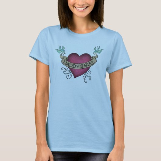 Daddysの女の子HeartTattoo Tシャツ (正面)