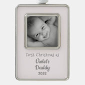 Daddy's 1st Christmas パーソナライズされた Name Year Photo シルバープレートフレームオーナメント (正面)