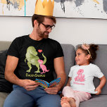 DaddySaurusグリーンTレックス&ピンクベビーガール恐竜 Tシャツ<br><div class="desc">赤ん坊の女の子を持つ父親または新しい父親のために。</div>