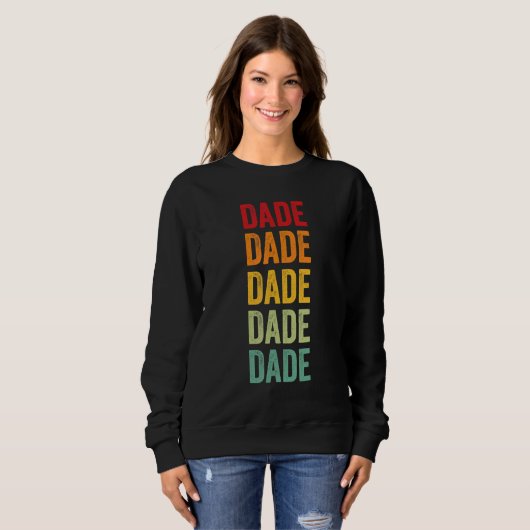 Dade County Missouri Rainbow Text Design スウェットシャツ (正面フル)