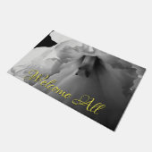 Daffodil Welcome All Black & White Photography ドアマット (アングル)