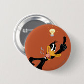 DAFFY DUCK™の頭の上に電球を置く 缶バッジ (正面&裏面)