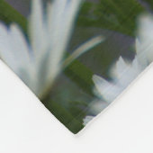 Daisies on Grey フリースブランケット (角)