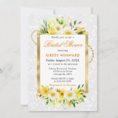 Daisies & Yellow Summer Flowers Gold Bridal Shower 招待状 (正面)