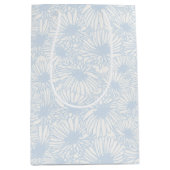 Daisy Blooms - Powder Blue ミディアムペーパーバッグ (正面)