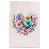 Daisy Flowers with a Beautiful Butterfly ミディアムペーパーバッグ (裏面)