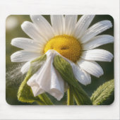 Daisy Sneezing Into a Handkerchief マウスパッド (正面)
