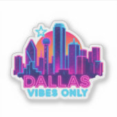 Dallas Vibes Only – Neon Skyline 1980s Synthwave A シール (正面)