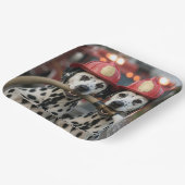 Dalmatian Dogs Holding a Fireman Hose ペーパープレート (傾斜あり)
