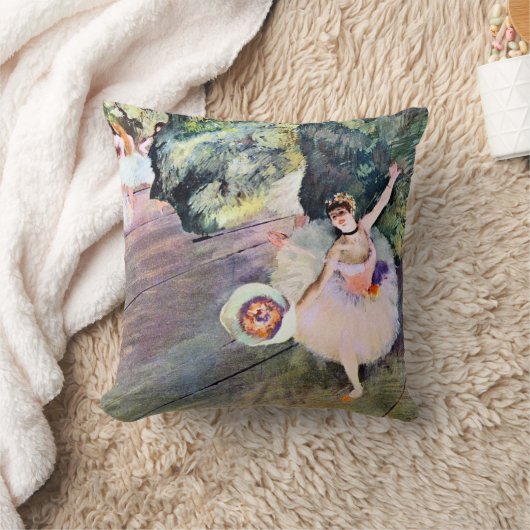 Dancer with a Bouquet of Flowers by Edgar Degas クッション (ブランケット)