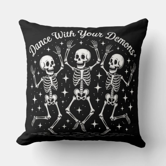 Dancing Halloween Skeletons クッション (正面)