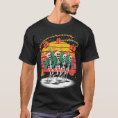 Dancing Skeletons With Santa Hats Christmas Lights Tシャツ (正面)