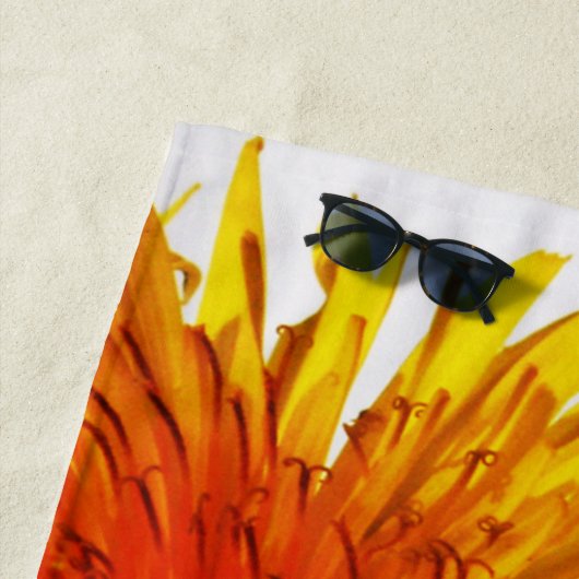 DandelionとShadow btcna ビーチタオル (インサイチュ)