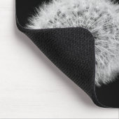 Dandelion白黒クローズアップ感動的写真 マウスパッド (コーナー)