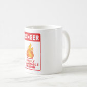Danger Highly Flammable Person コーヒーマグカップ (正面右)