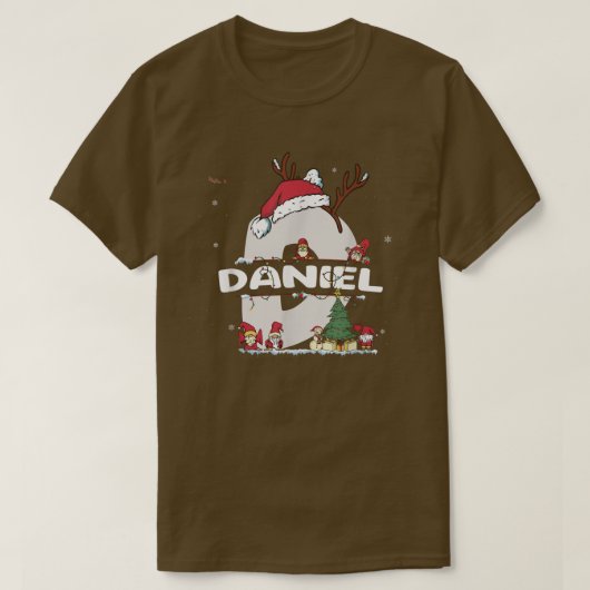 Daniel Christmas w Danielクリスマスの名前おもしろい Tシャツ (デザイン正面)